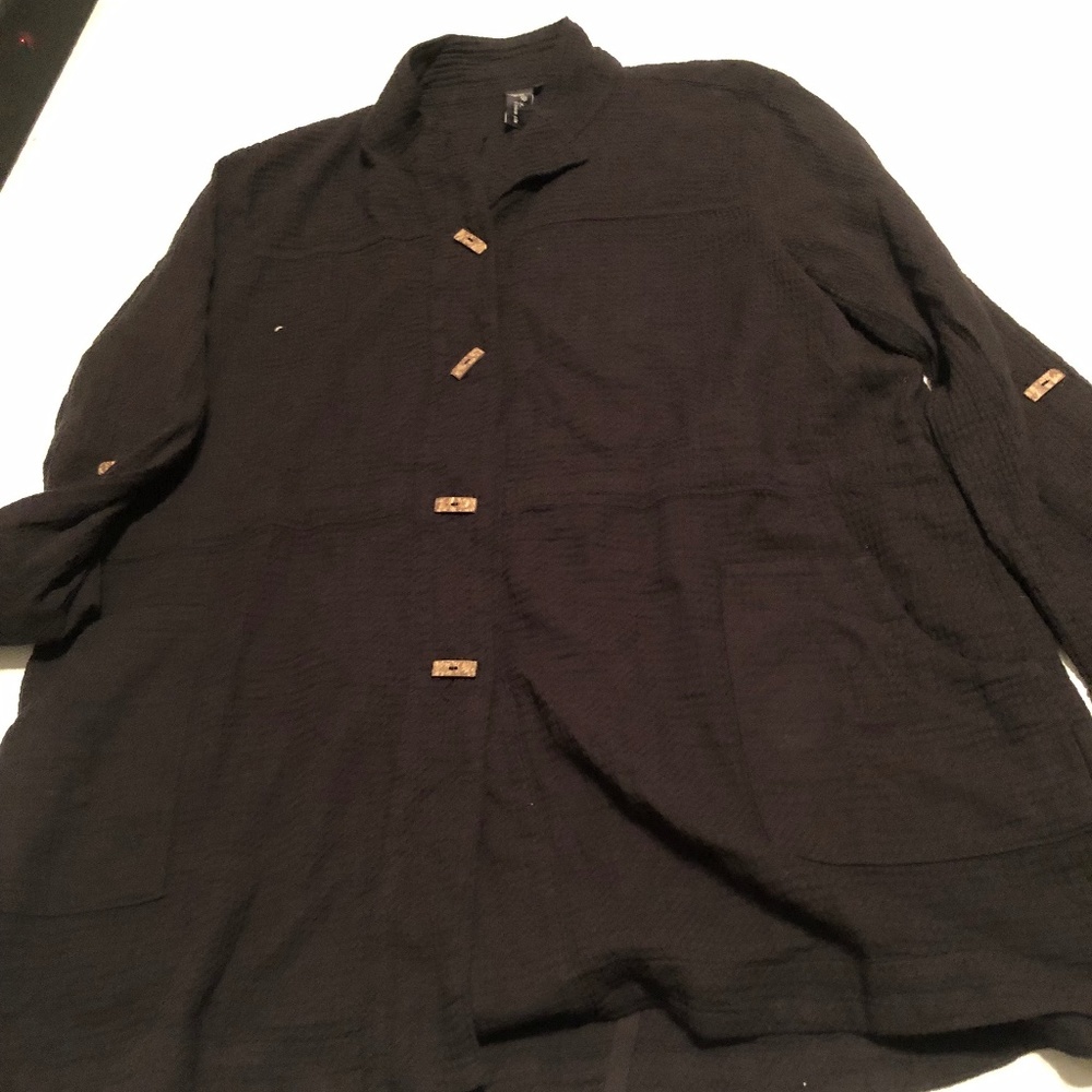 Focus Casual Life XL black coat , unique buttons, pull strings to tighten coat